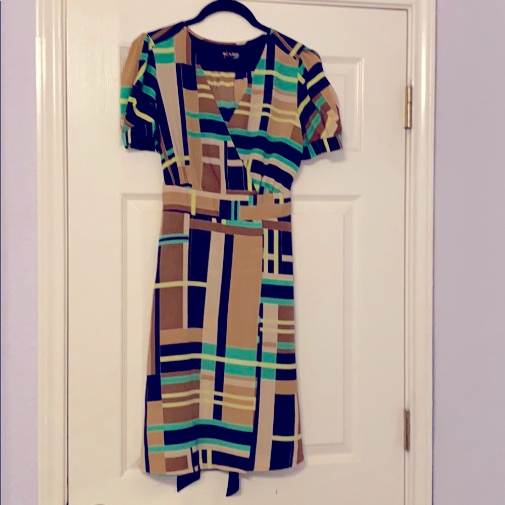 Webster geometric dress wrap front style - Picture 6 of 7
